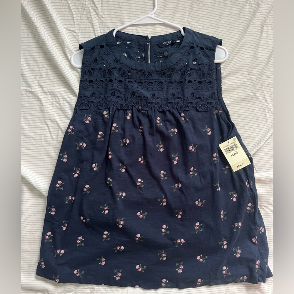 Lucky Brand Women’s Sleeveless Navy Eyelet Blouse w/ Pink Floral Details XL NWT
